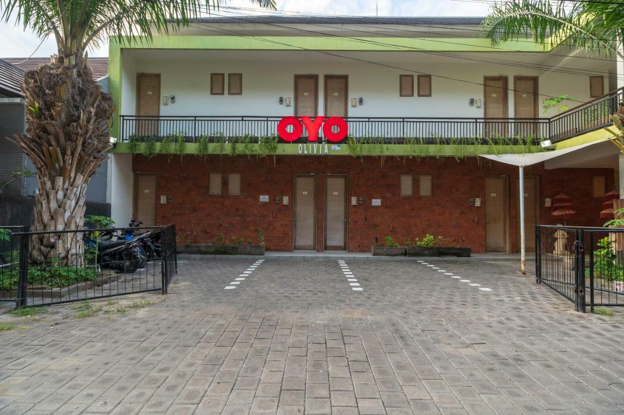 Oyo 697 Olivia Inn Denpasar Legian Exterior foto