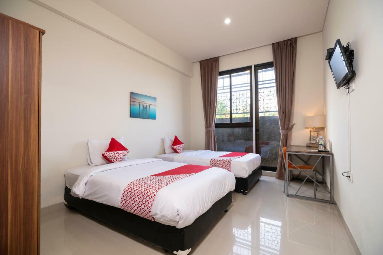 Oyo 697 Olivia Inn Denpasar Legian Exterior foto