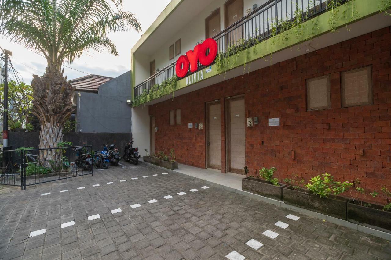Oyo 697 Olivia Inn Denpasar Legian Exterior foto