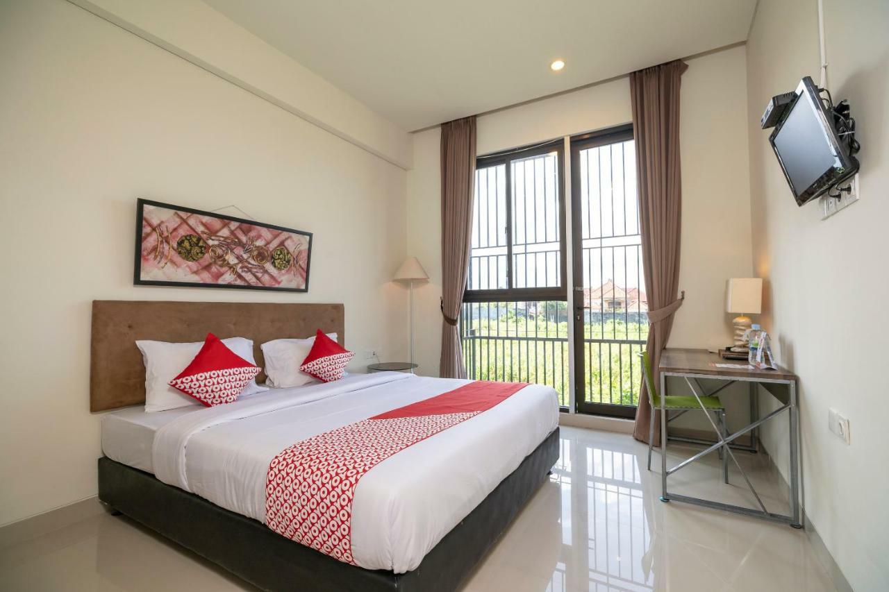 Oyo 697 Olivia Inn Denpasar Legian Exterior foto