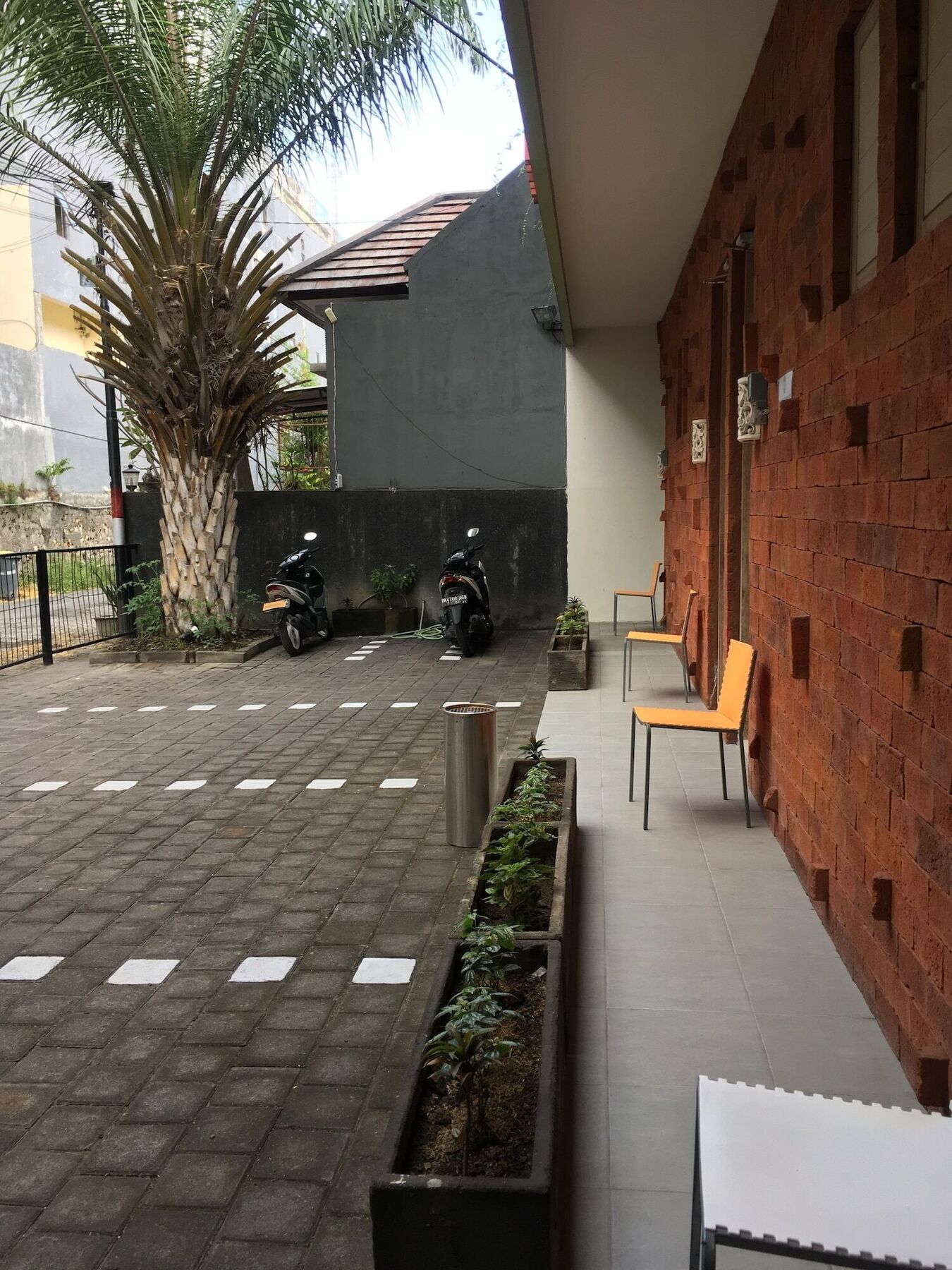 Oyo 697 Olivia Inn Denpasar Legian Exterior foto